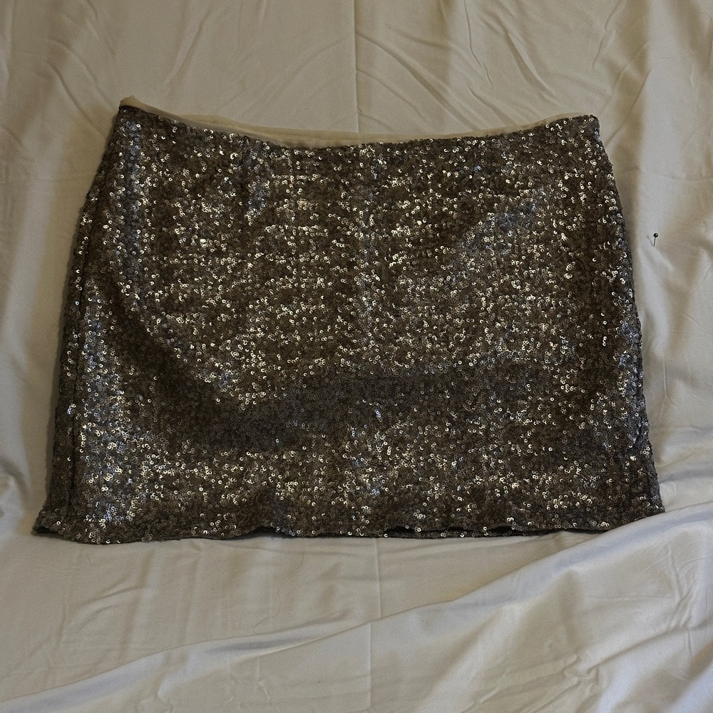 GAP Sparkling Silver Sequin Skirt - Picture 5 of 6